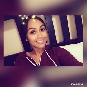 Meet your Posher, Desiree